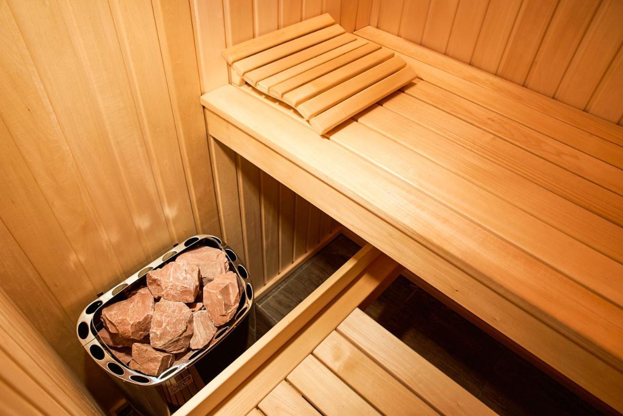 Sauna, Big Jacuzzi , Khreshchatyk apartments Kiev Bagian luar foto