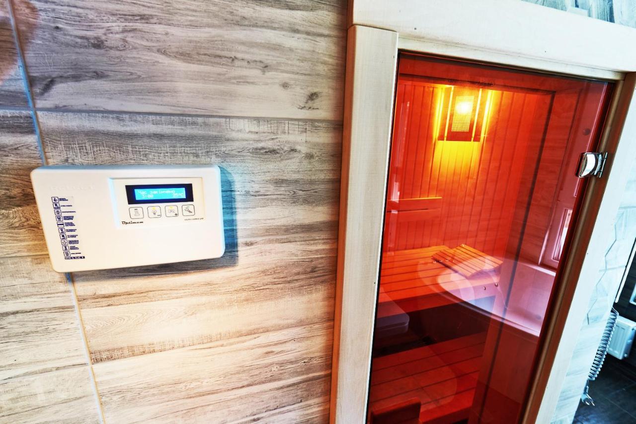 Sauna, Big Jacuzzi , Khreshchatyk apartments Kiev Bagian luar foto