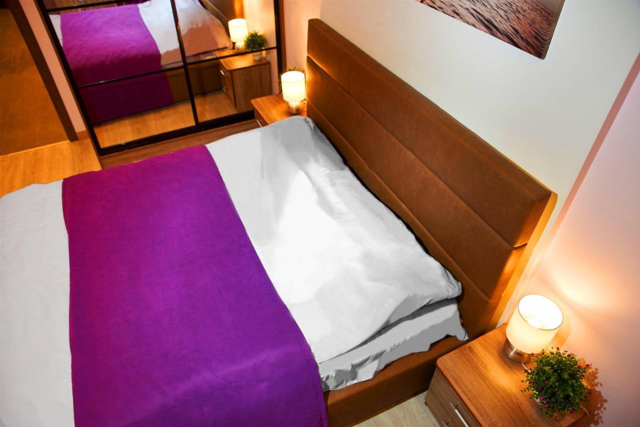 Sauna, Big Jacuzzi , Khreshchatyk apartments Kiev Bagian luar foto